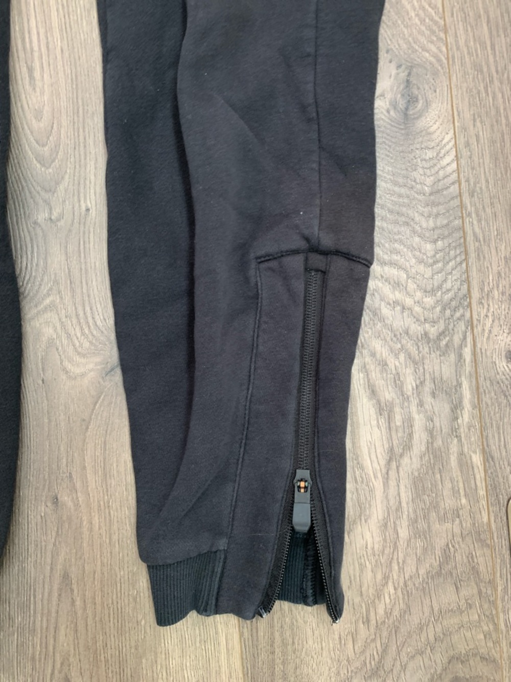 Men's Reebok Joggers - Picture 3 of 5